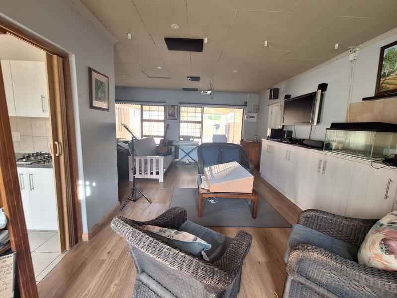 4 Bedroom Property for Sale in Hartenbos Heuwels Western Cape